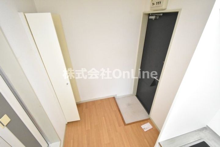 大阪府東大阪市吉松1丁目(アパート)の賃貸物件の玄関