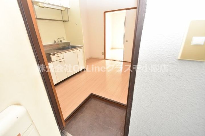 大阪府東大阪市岩田町5丁目(マンション)の賃貸物件の玄関