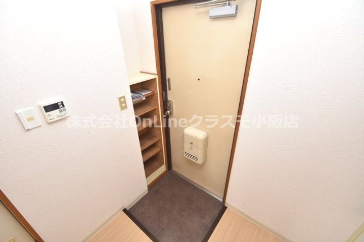 大阪府東大阪市岩田町5丁目(マンション)の賃貸物件の玄関