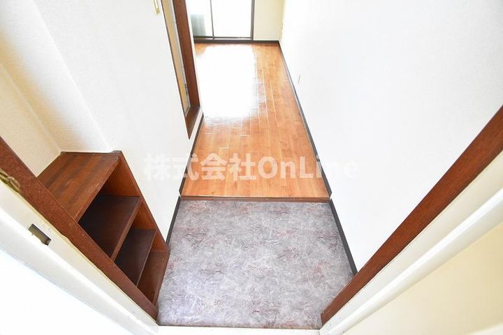 大阪府東大阪市菱屋西2丁目(マンション)の賃貸物件の玄関