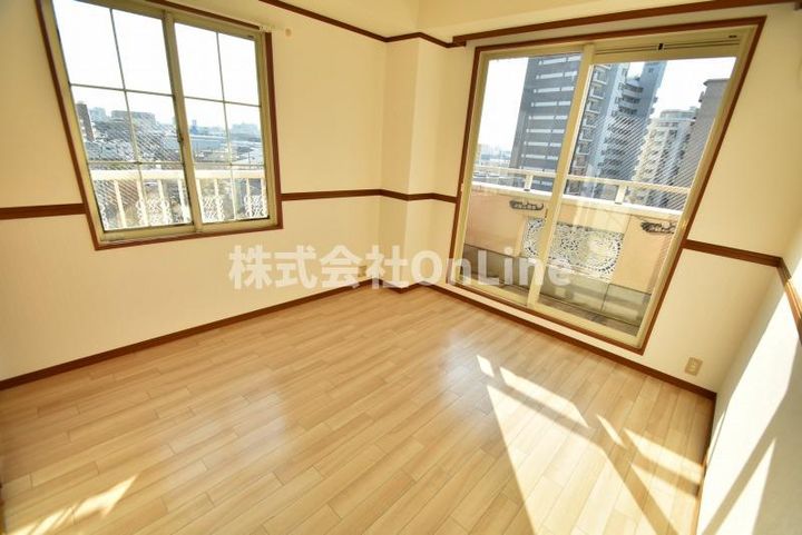 リバーライズ高井田の居間