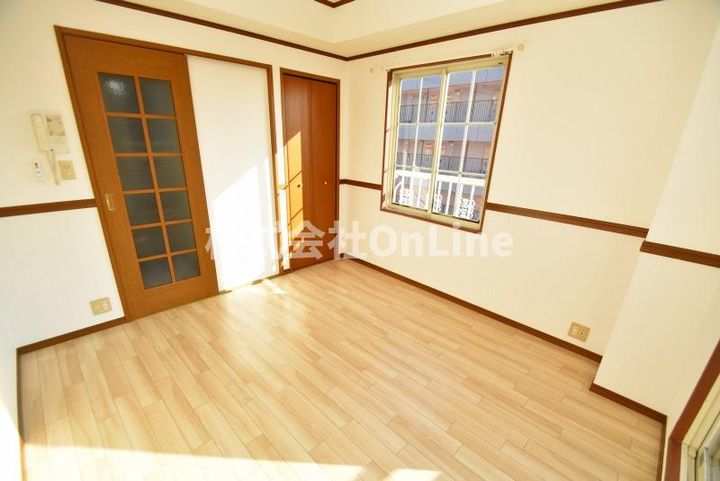 リバーライズ高井田の居間