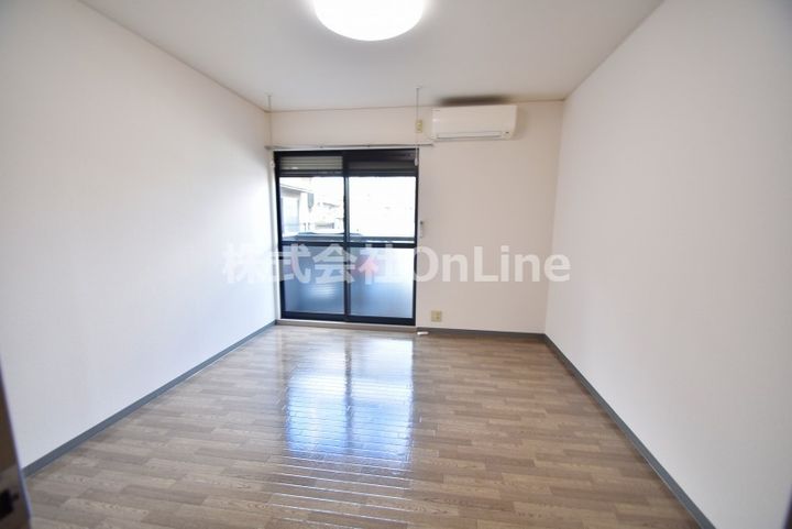 ヤシャールYの内装