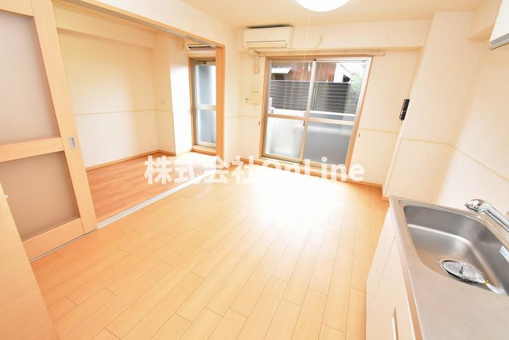 メゾンドボヌール上尾の居間