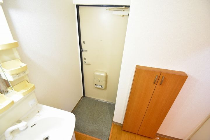 大阪府東大阪市小若江1丁目(マンション)の賃貸物件の玄関
