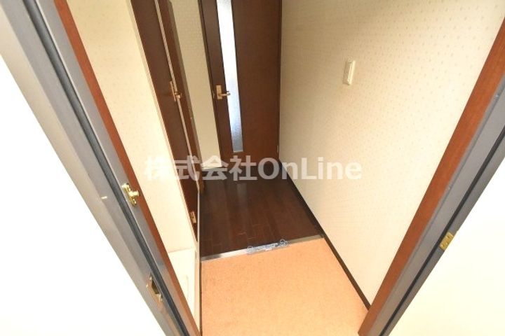 大阪府東大阪市菱屋西1丁目(マンション)の賃貸物件の玄関