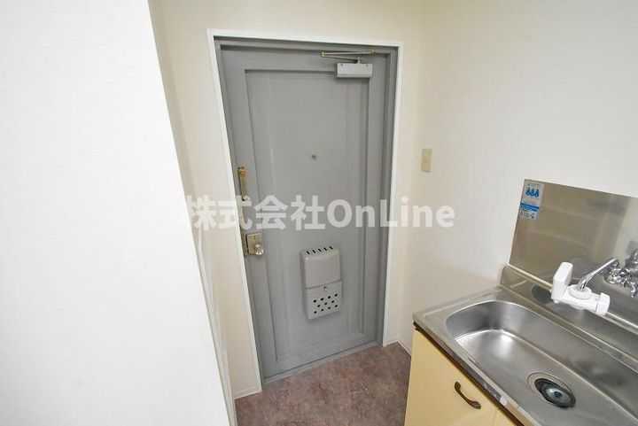 大阪府東大阪市小若江1丁目(マンション)の賃貸物件の玄関