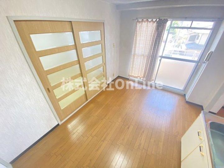 皐月マンションの居間