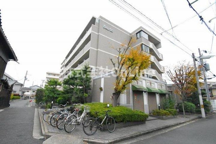 カレッジインエバグリーンの外観