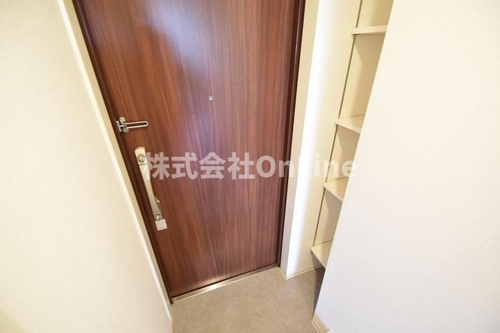 大阪府東大阪市上小阪2丁目(マンション)の賃貸物件の玄関