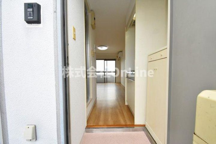 大阪府東大阪市小若江4丁目(マンション)の賃貸物件の玄関