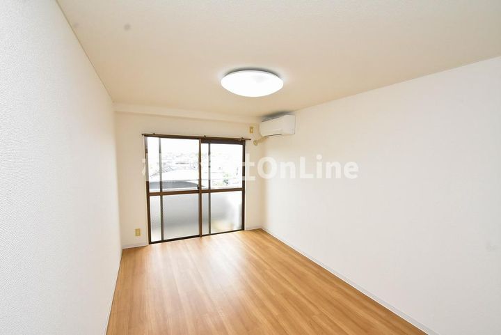 大阪府東大阪市小若江4丁目(マンション)の賃貸物件の居間