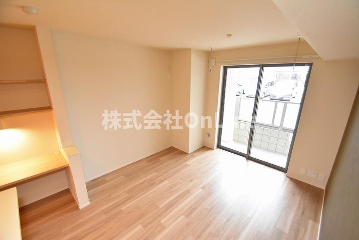 大阪府東大阪市小阪本町1丁目(マンション)の賃貸物件の居間