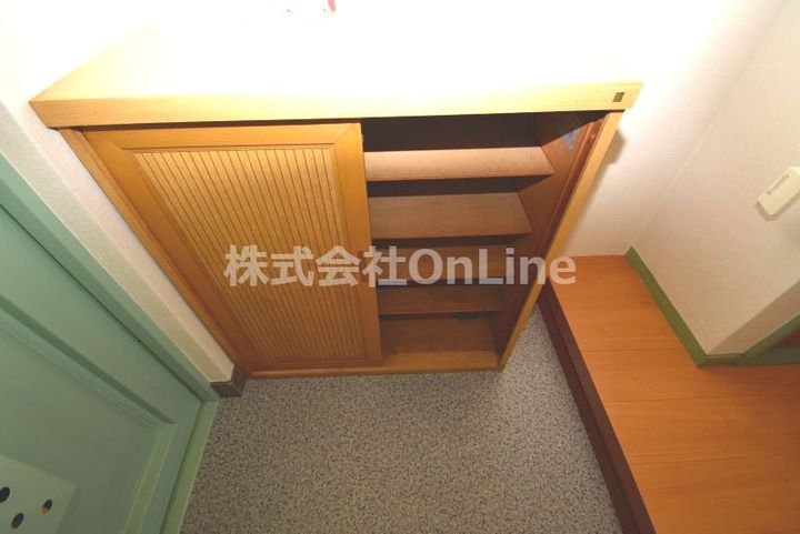 大阪府東大阪市若江南町1丁目(マンション)の賃貸物件の玄関