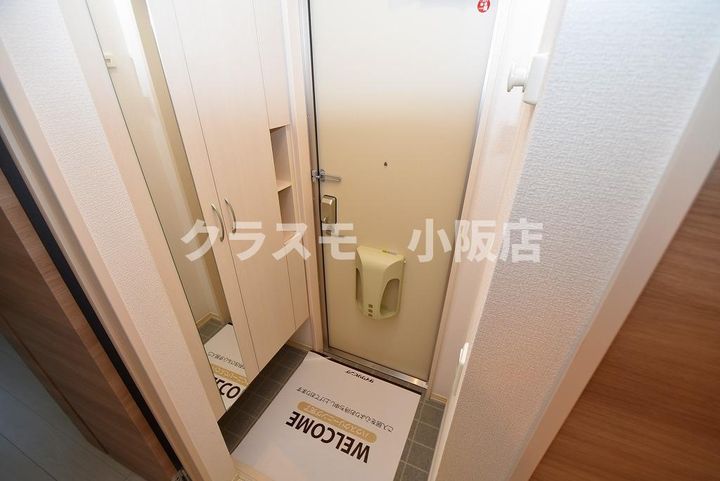 大阪府東大阪市中新開2丁目(アパート)の賃貸物件の玄関