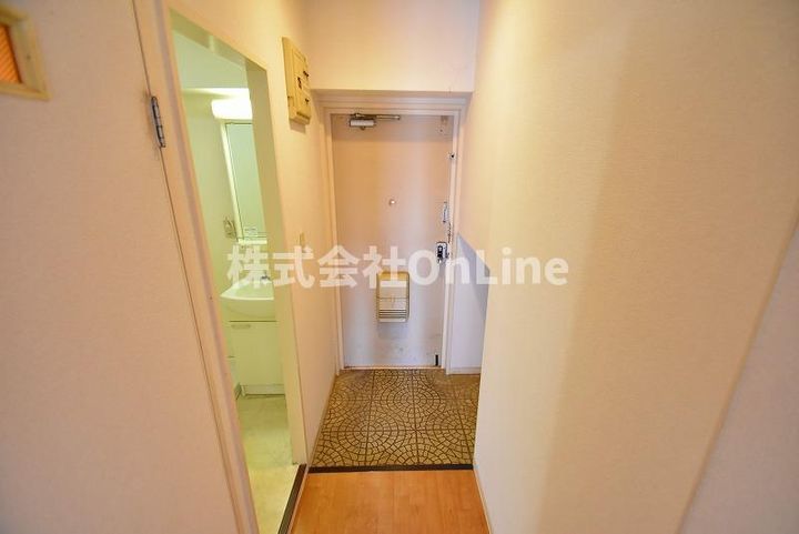 大阪府東大阪市島之内2丁目(マンション)の賃貸物件の玄関