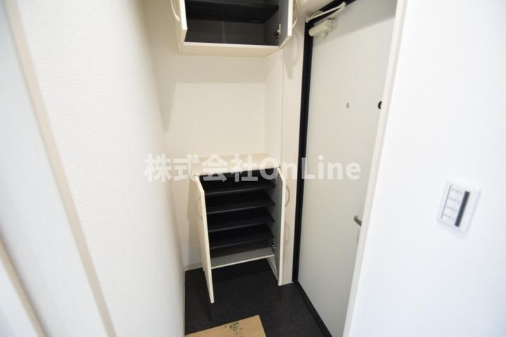 大阪府東大阪市玉串元町1丁目(アパート)の賃貸物件の玄関