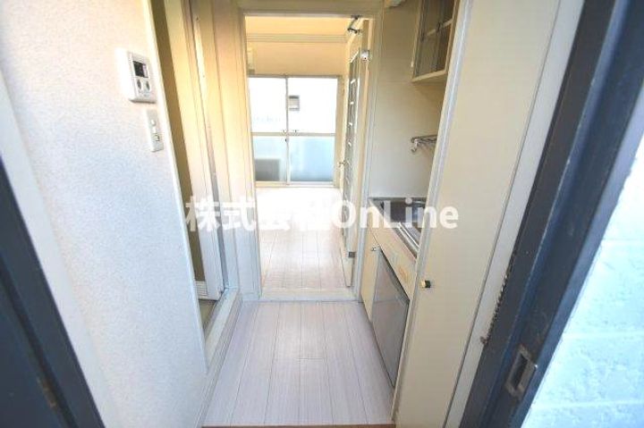 エンバール帝塚山102の玄関