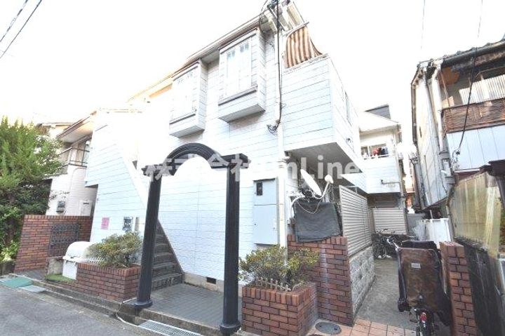 エンバール帝塚山102の外観