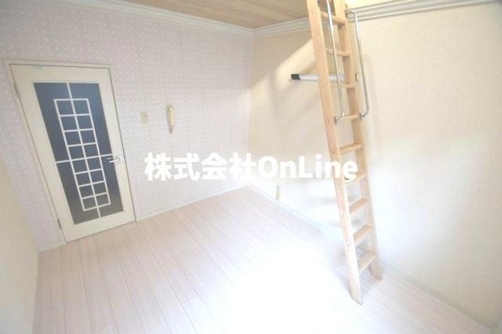 エンバール帝塚山102の内装