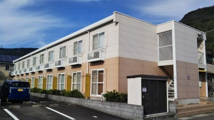 レオパレスニュー屋島104の外観
