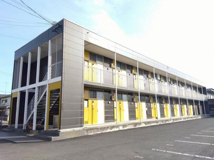 レオパレスプレミールレジデンスM105の玄関