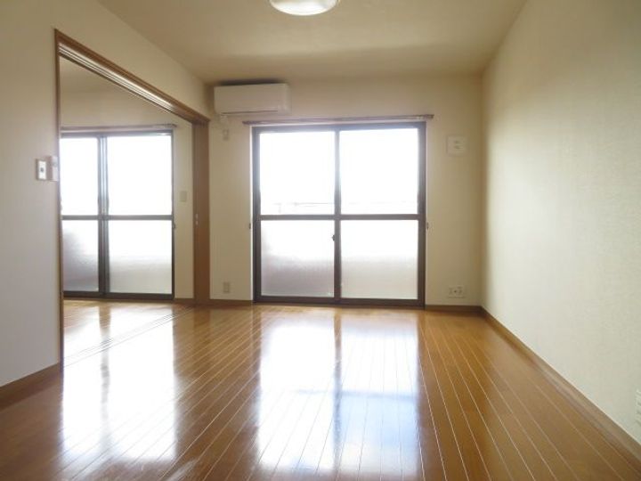 マリベールはやしまちの居間