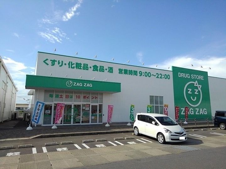 サン・ルミエールCの周辺