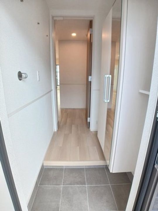 JADA House滝宮Cの玄関