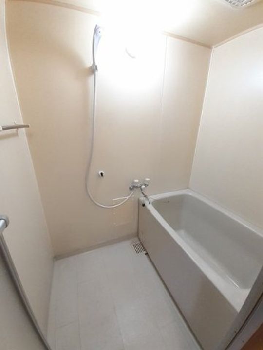 コーポリバーサイド Aの風呂