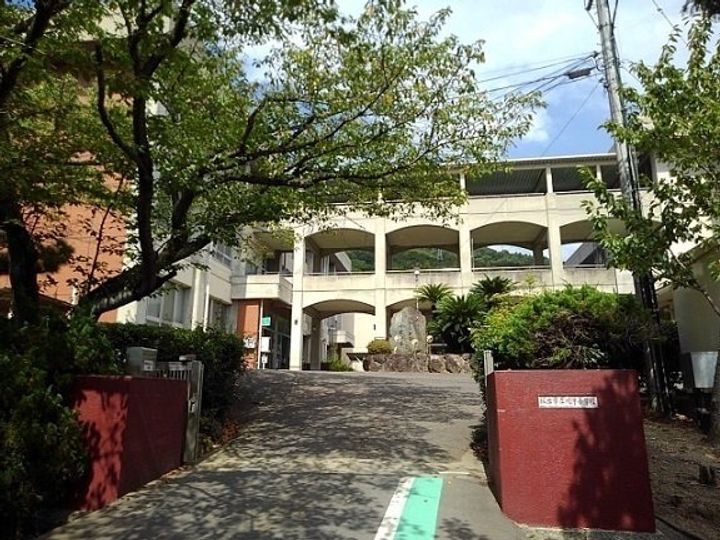 秋桜DOI Bの周辺