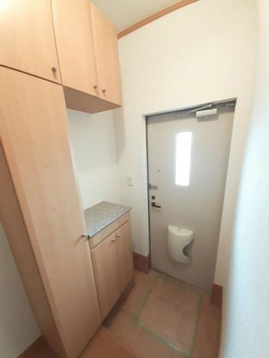 エスタシオン Aの玄関