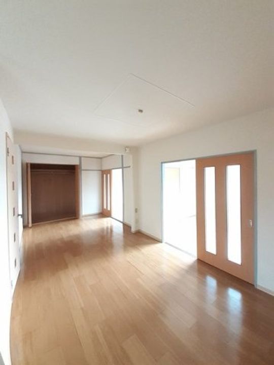 エルディム北山の居間