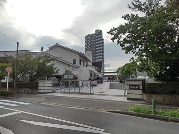 マルベル宇多津の周辺