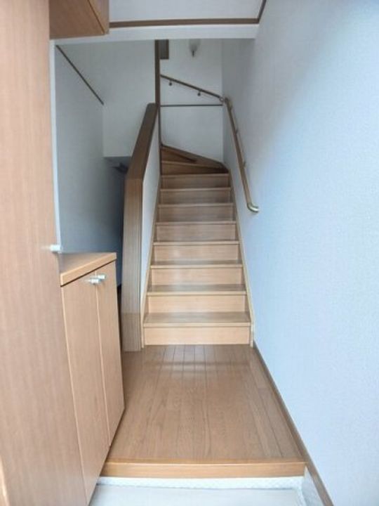 メゾニティ 川西Bの玄関