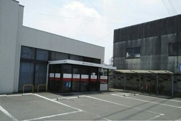 アンジュ・Yの周辺