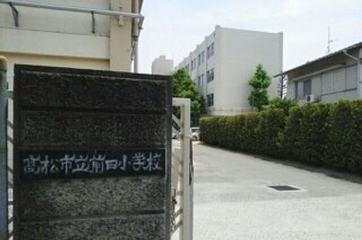 アンジュ・Yの周辺