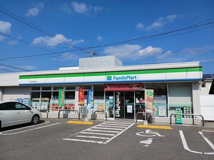 フォンターナの周辺