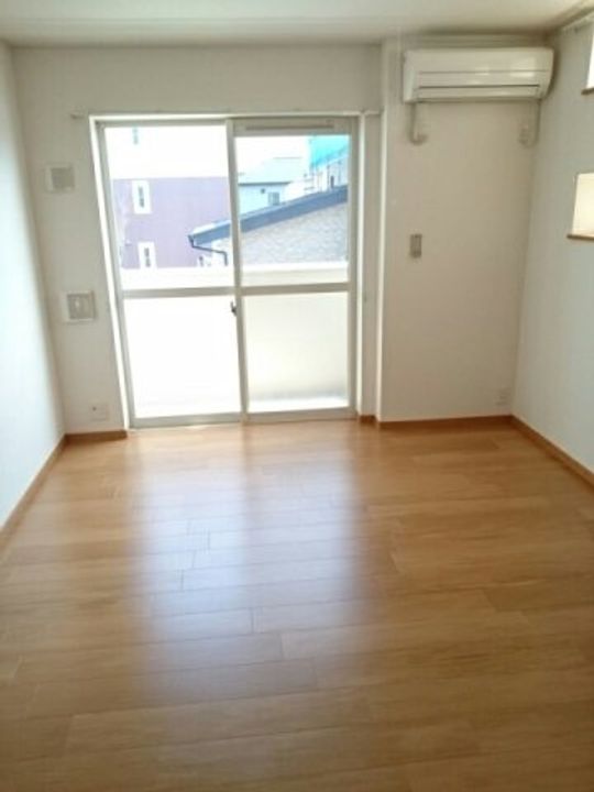 アトランティス上泉の居間