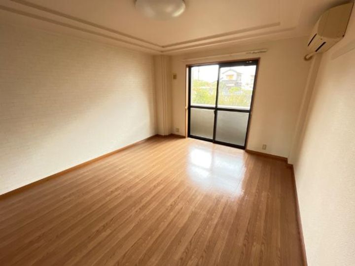 サンコートひうち101の居間