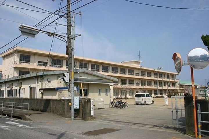 フルール 蘭Bの周辺