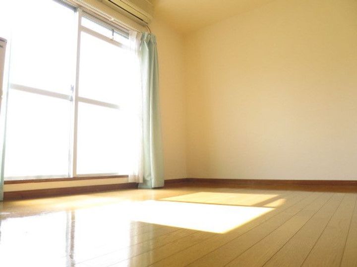 コート藤塚IIの居間