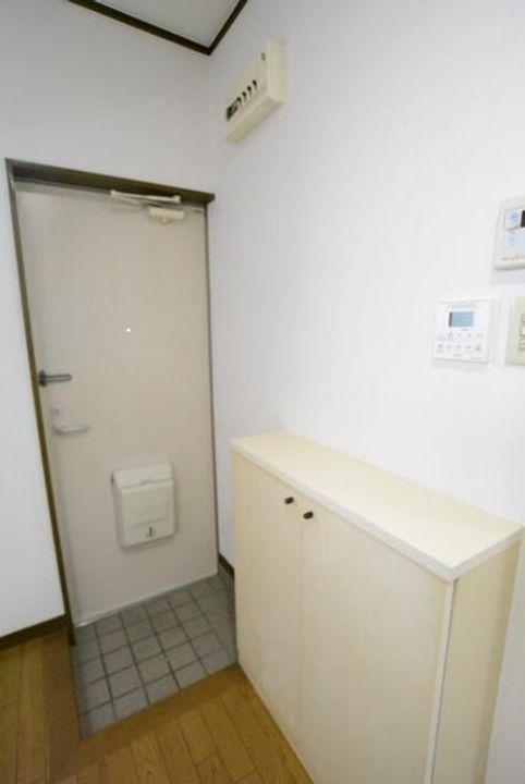 サンライズ本山2号地(Wi−Fi)の玄関