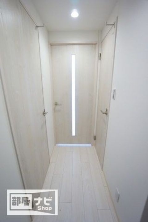 アンパレ内町01002の玄関