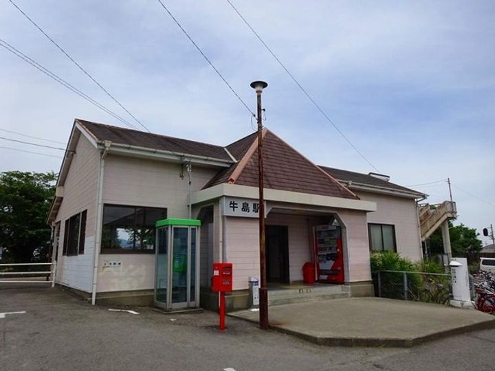 ルシール 鴨島Bの周辺