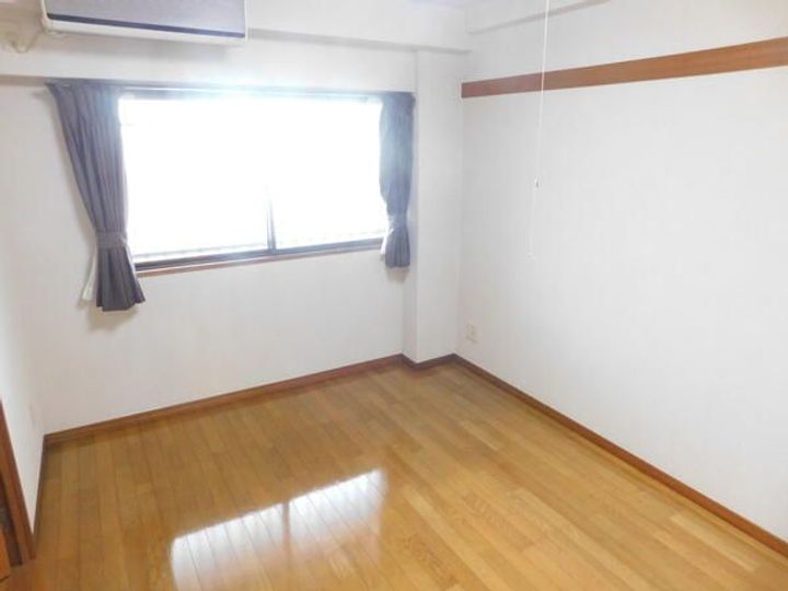 なかよしマンション片原町602の寝室