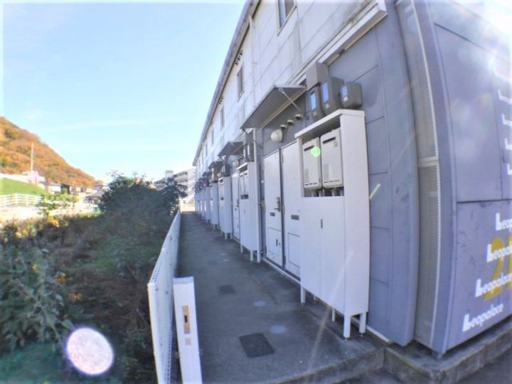 レオパレス栗林南203の寝室