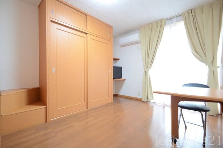 レオパレスMaryPinarの居間