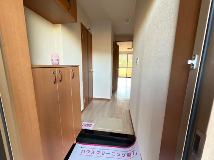 リバティタウン2番館103の玄関