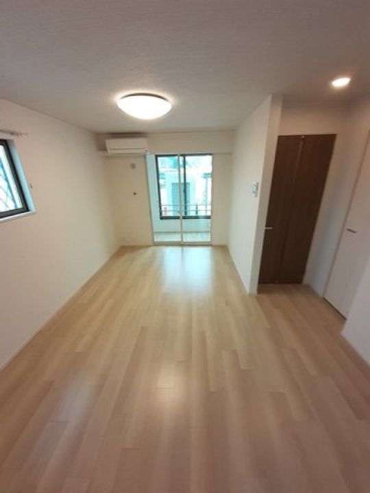 ソーレ ⅥBの居間